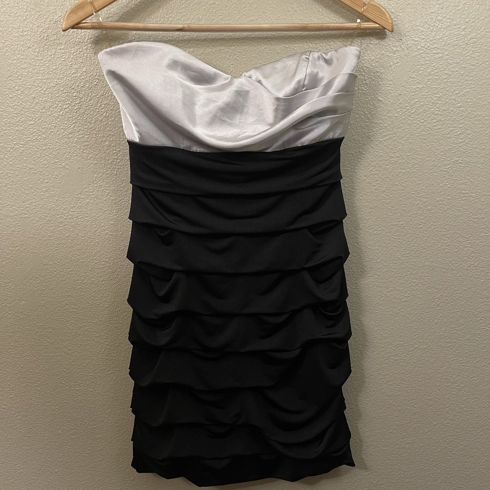Xtrodinary Mini Party Dress Strapless Silver Black Ruched Lined Zipper NYE Sz 5